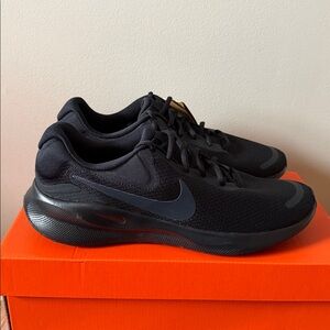 Nike Revolution 7 Black FB2207-005 Men’s Size 9